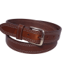 Ceinture roulée en cuir marron avec coutures blanches renforcées - style équestre