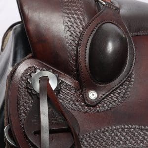 Vue alternative de Handcrafted Western Saddle – Premium Basket Tooled Leather